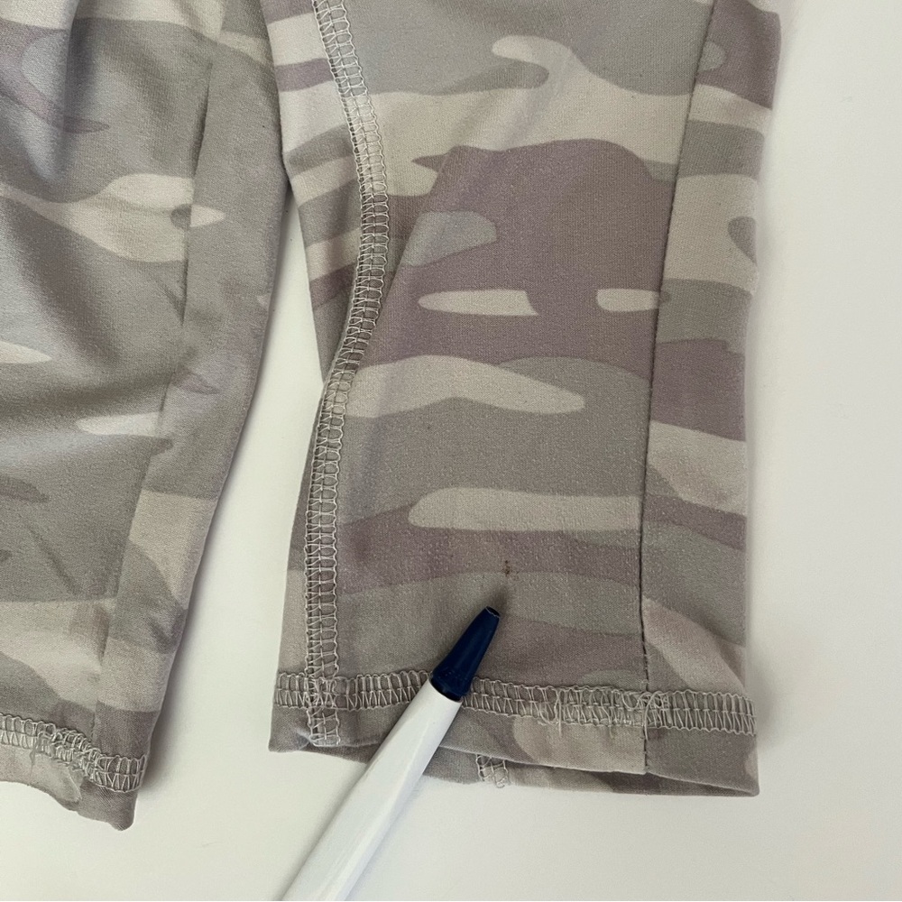 Hippie Rose | Women’s Gray Camouflage Leggings - Picture 9 of 10
